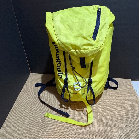 Patagonia Ascensionist Backpack 25L S-M Rock Climbing Hiking Daypack 20 X 11 x 7 - Picture 1 of 15